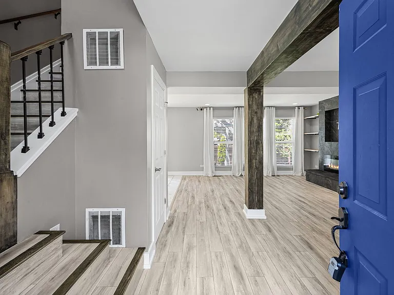 5117 Woodmere Ct — Photo 3