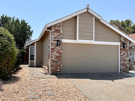 2nd image of 1335 Chignahuapan Way