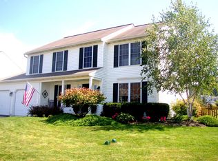 38 Pennwood Dr, Morgantown, PA 19543