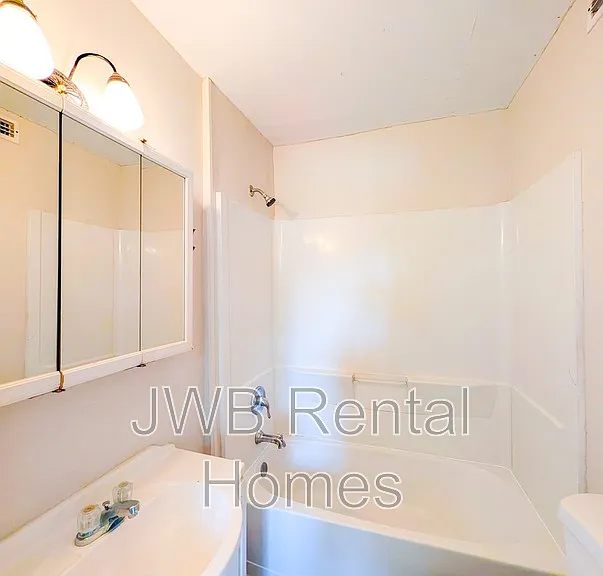 5968 Oaklane Dr — Photo 6