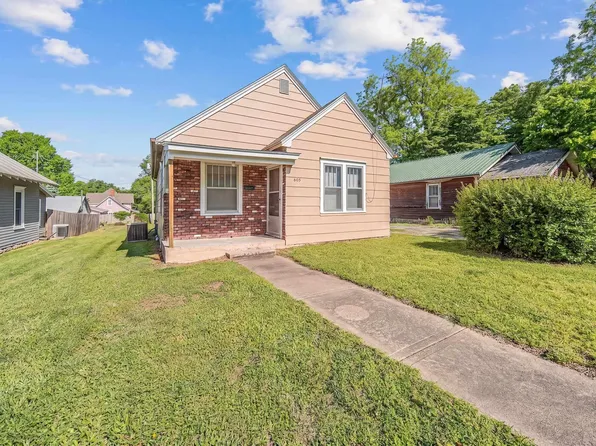 605 N E St, Herington, KS 67449