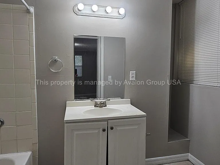 2415 N Canal St — Photo 11