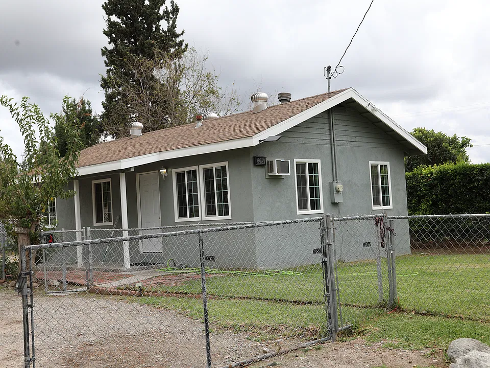 3025 June St