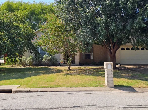 301 Augsburg Ln, College Station, TX 77845