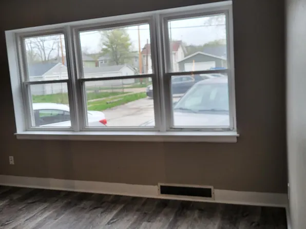 738 State St Unit 3, Bettendorf, IA 52722