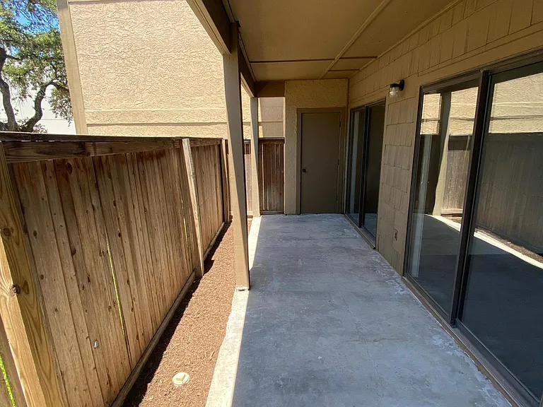 1202 Thorpe Ln #709 — Photo 14