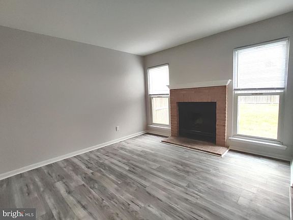 3rd image of 179 Peregrine Dr