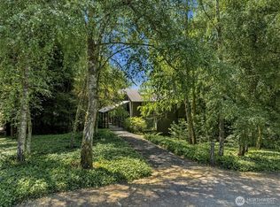 9375 NE Eric Ave, Bainbridge Island, WA 98110