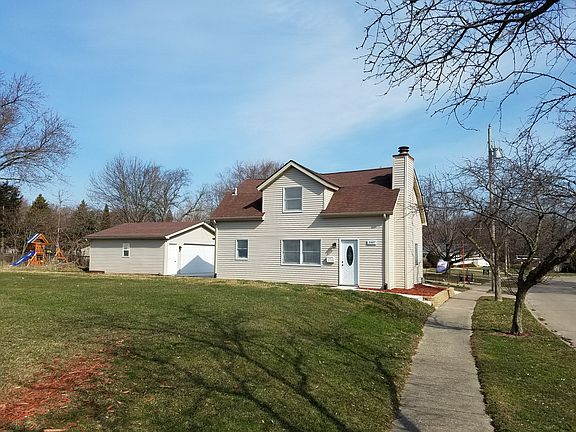 Beautiful Cape Cod 3 BR Home