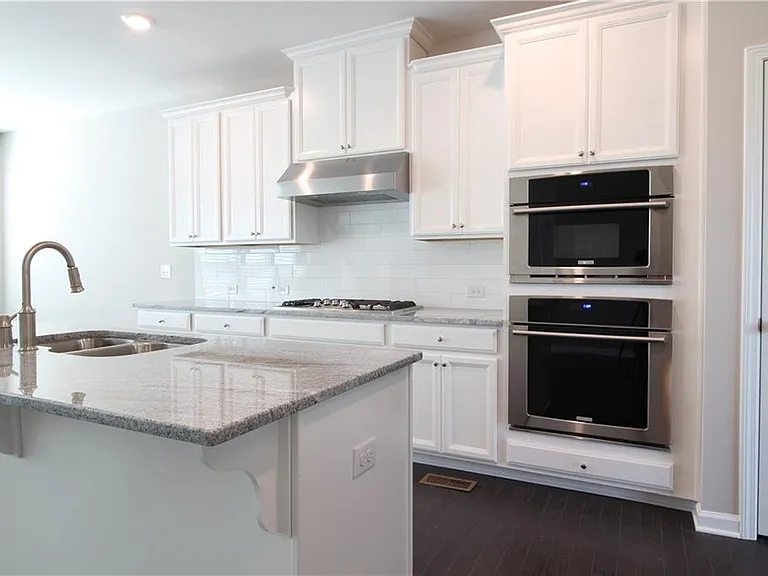 271 Northaven Ave — Photo 8