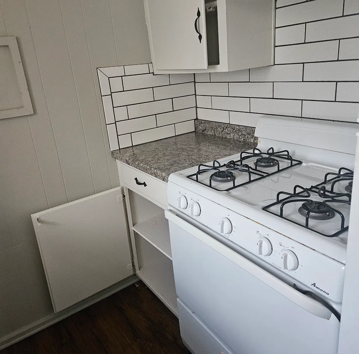 615 Withers St — Photo 1