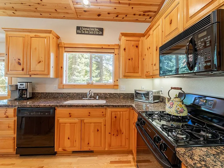 12049 Bernese Ln — Photo 7