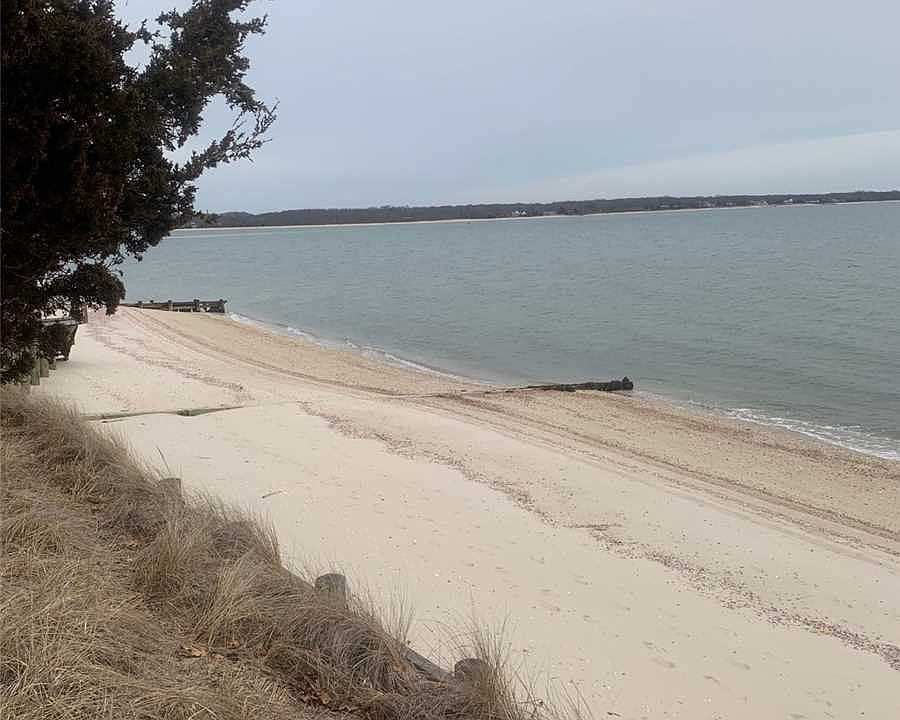 2nd image of 4800 Paradise Point Rd