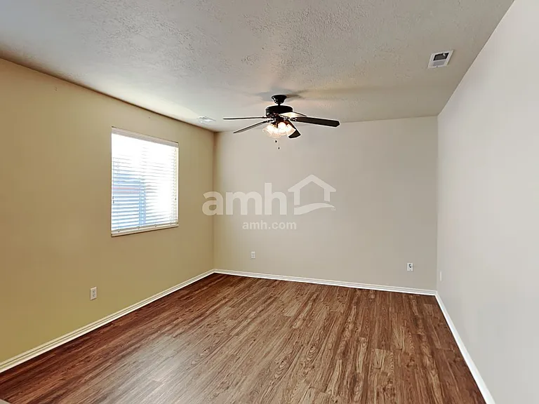 816 N Crimson Ln — Photo 5