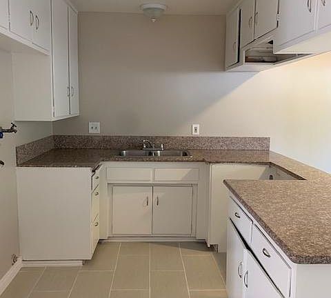 3rd image of 503 W Colorado Blvd