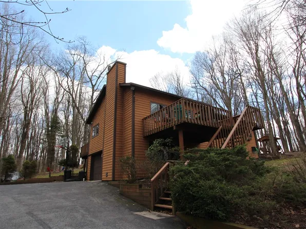 429 S Shore Trl, Central City, PA 15926