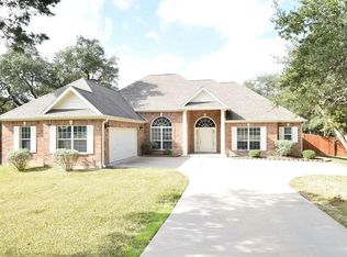 4 Hollywood Ct, Morgans Pt Resort, TX 76513