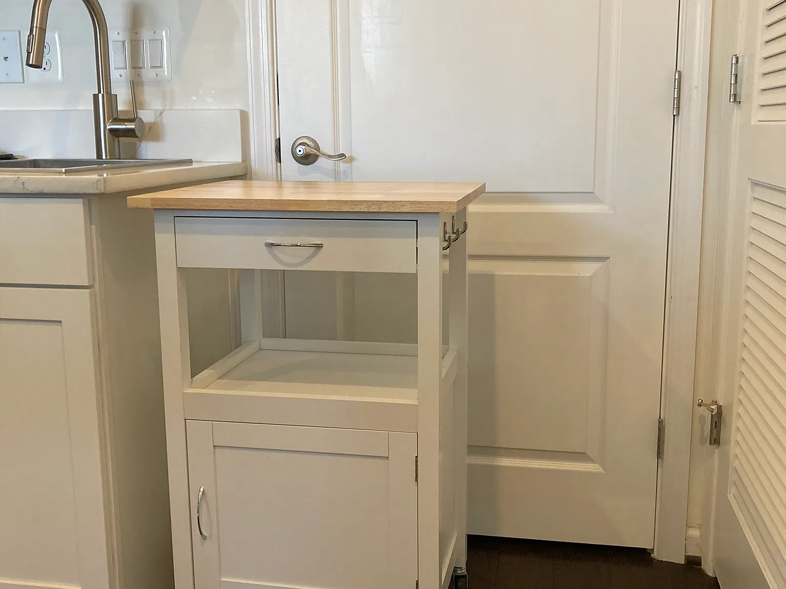 1 bed, 334 sqft, $1,900 — Photo 3