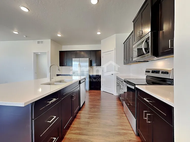 941 Rivermist Pl — Photo 4