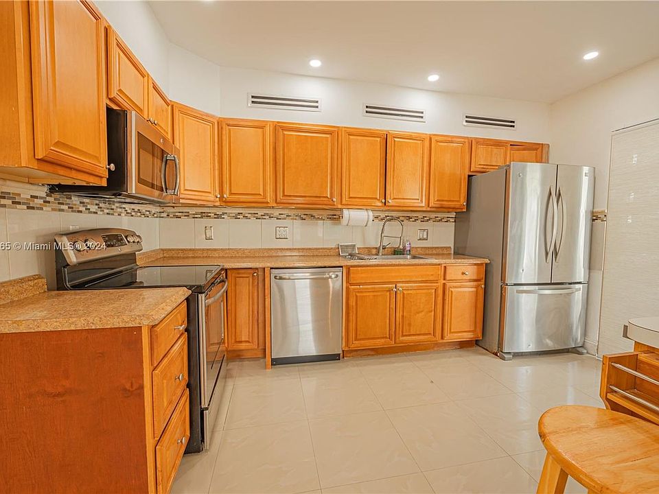 1st image of 261 188th St #0