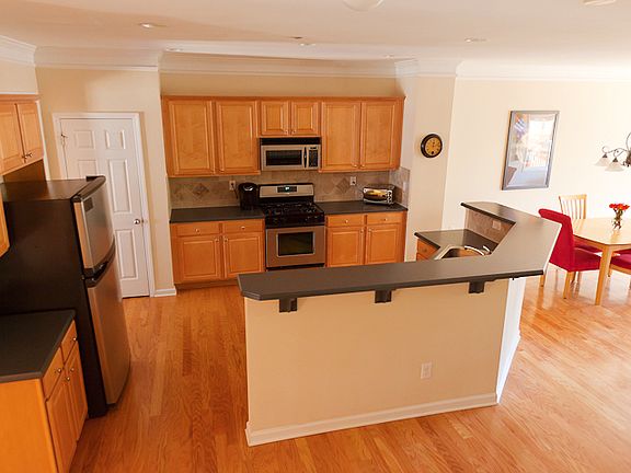 5th image of 210 Aldridge Pl