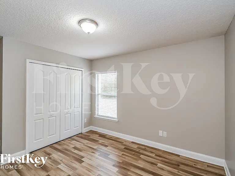 408 Spring Ridge Ct — Photo 12