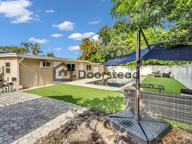 1837 NE 48th Ct — Photo 8