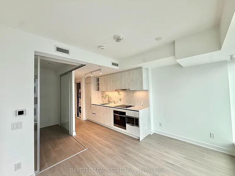8 Wellesley St W #4506 — Photo 9