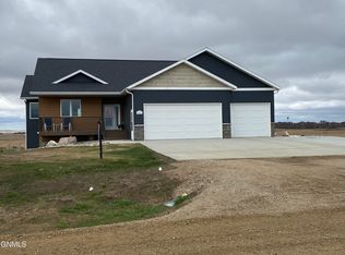 4535 Trailblazer Loop, Mandan, ND 58554