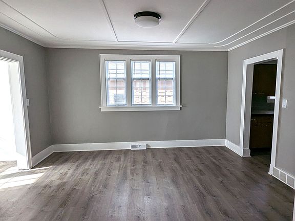 3rd image of 1125 Pennoyer Ave APT 1