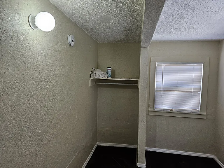 870 Martin Luther King Jr Ave #1 — Photo 2