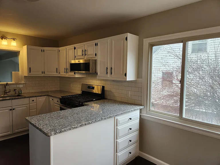 124 Washington Blvd — Photo 2