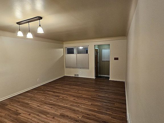 5th image of 23004 Newberry St