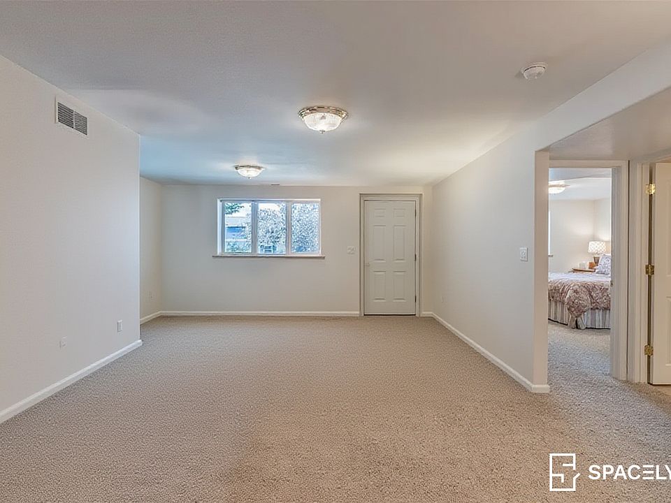 1st image of 2720 Belt View Dr #2