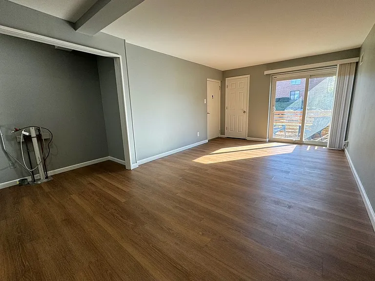 Heartwoods Manor — Photo 9