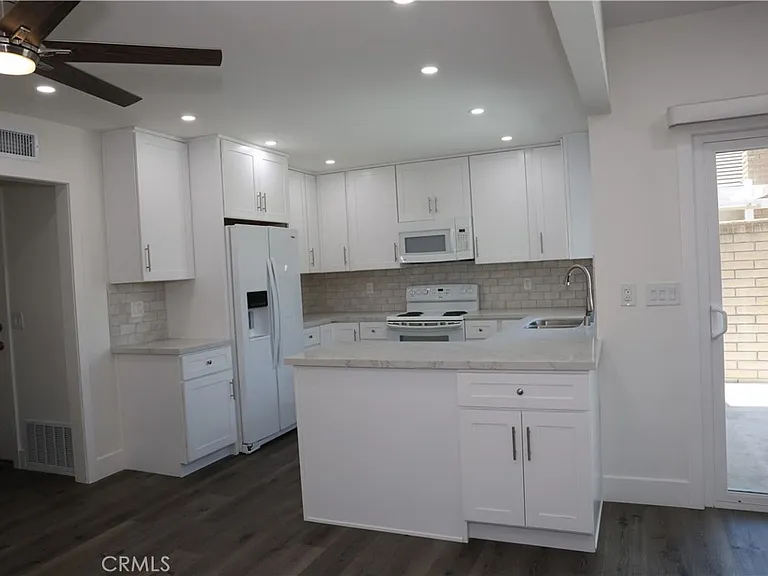 1907 W Wakeham Pl — Photo 3