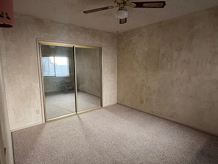 2371 W Calle Retana — Photo 20