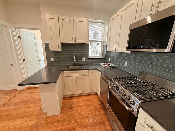 5th image of 33 Peterborough St #23