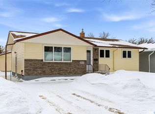 3217 6th AVENUE N, Regina, SK S4R 0P7