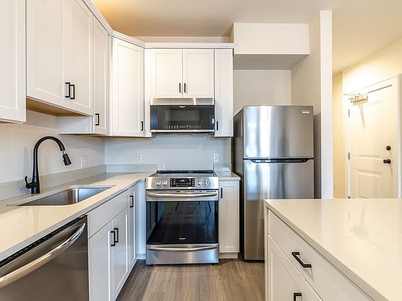 2nd image of 1135 Rose Hill Dr APT 307