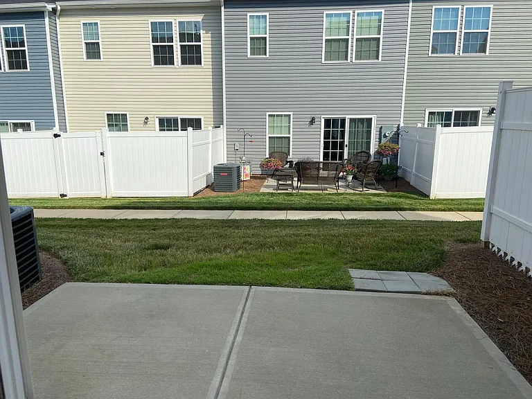 2432 Mariners Cove Ln — Photo 11