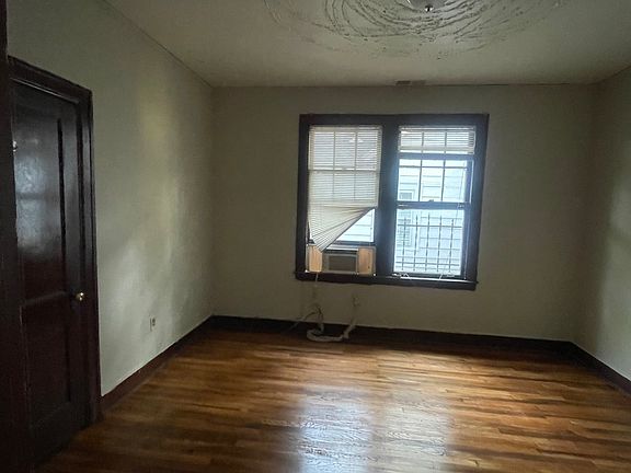 3rd image of 1007 Stonewall St #1