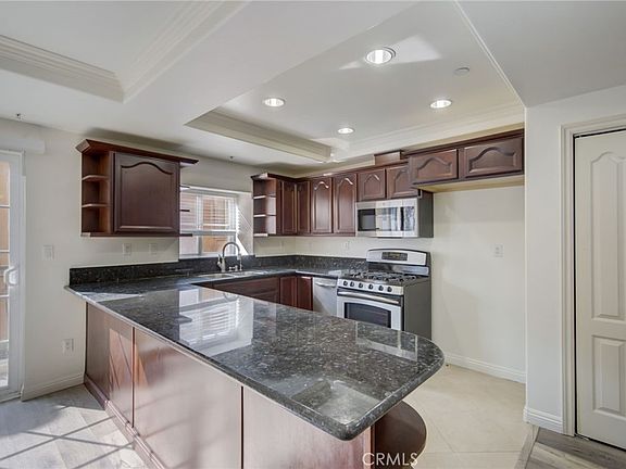3rd image of 700 S Ardmore Ave #200