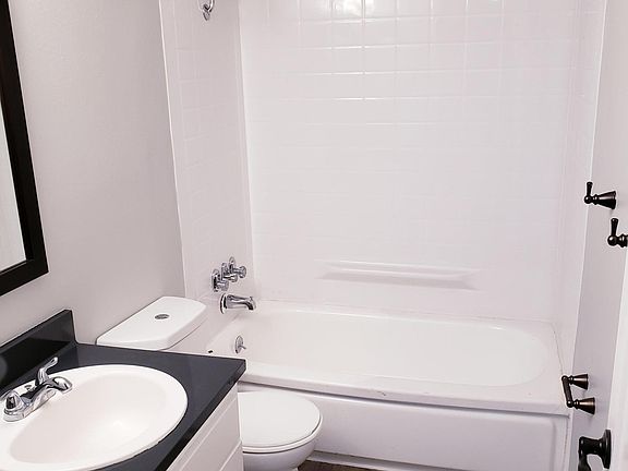 4th image of 3255 Julliard Dr #2