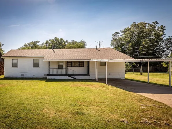 619 N 6th St, Mountain View, OK 73062