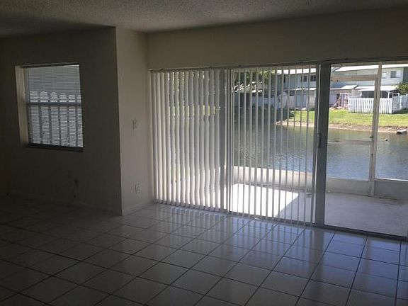 4th image of 833 Crystal Lake Dr #833