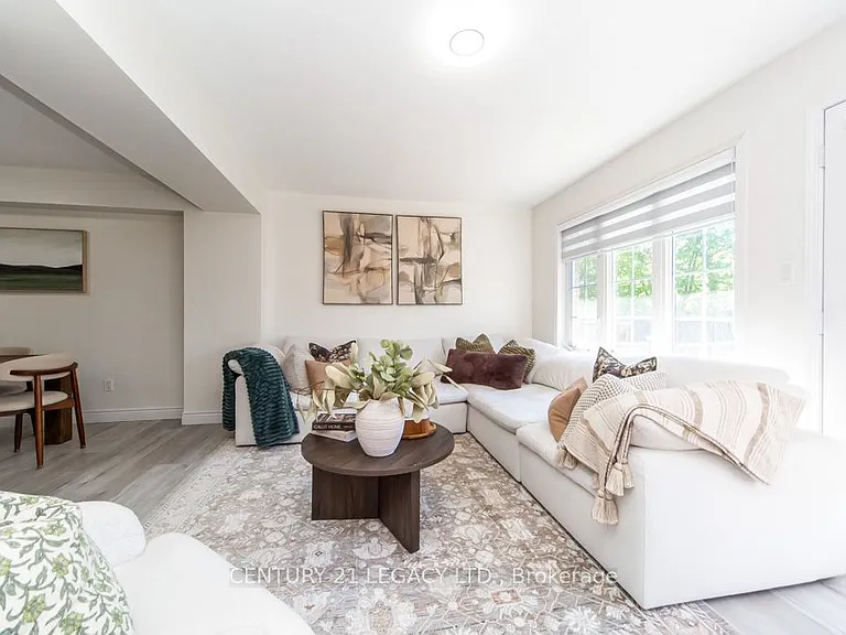 44 Tincomb Cres — Photo 11