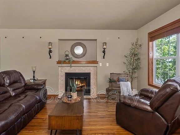 3rd image of 16204 E 10th Ln