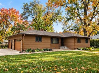 251 Arthur Ave E, Winsted, MN 55395