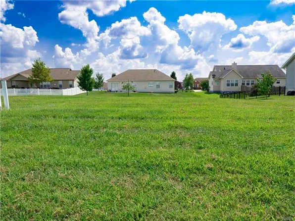 109 Adderly Ln, Millstadt, IL 62260
